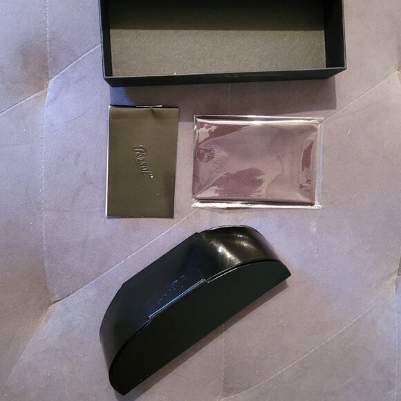 New PERSOL Unisex Black Sunglasses & Case - Picture 12 of 16